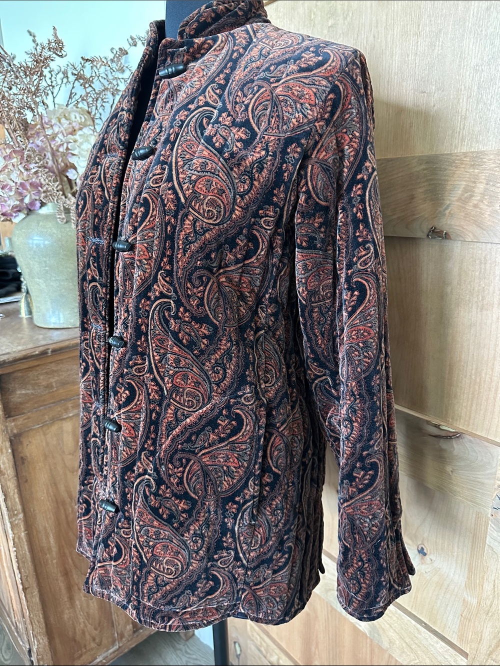 Vintage Black & Rust Paisley Toggle Mandarin